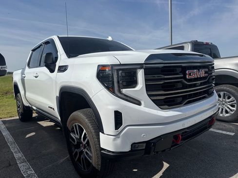Used 2023 GMC Sierra 1500 AT4 image 3