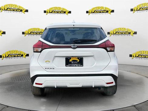 Used 2023 Nissan Kicks S image 4