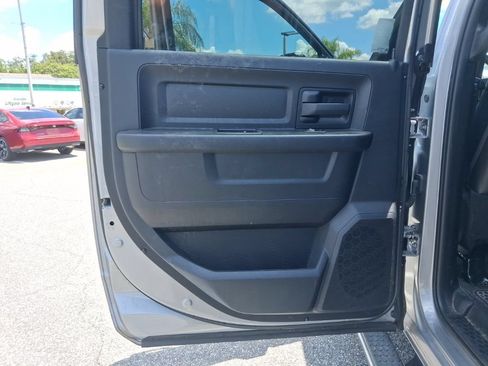 Used 2024 RAM 2500 Tradesman w/ Chrome Appearance Group AWD/4WD image 29