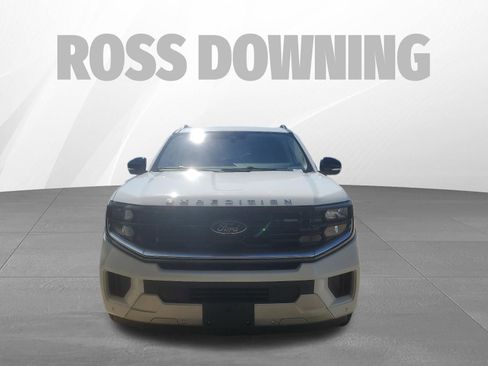 Used 2025 Ford Expedition Platinum image 2