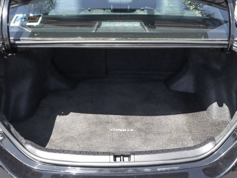 Used 2019 Toyota Corolla LE w/ Carpet Mat Package (TMS) FWD image 8
