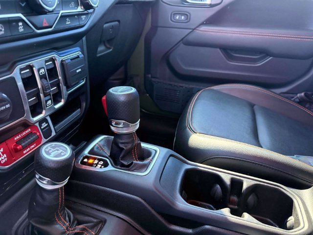 Used 2022 Jeep Gladiator Mojave AWD/4WD image 28