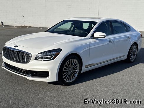 Used 2020 Kia K900 Luxury w/ VIP Package image 8