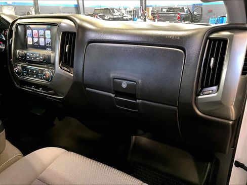 Used 2018 Chevrolet Silverado 1500 LT image 13