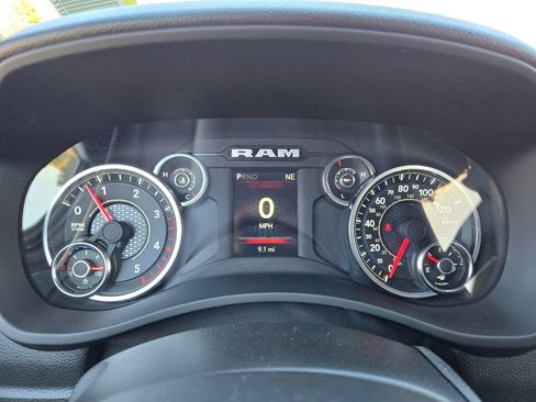 Used 2024 RAM 2500 Tradesman w/ Chrome Appearance Group image 18