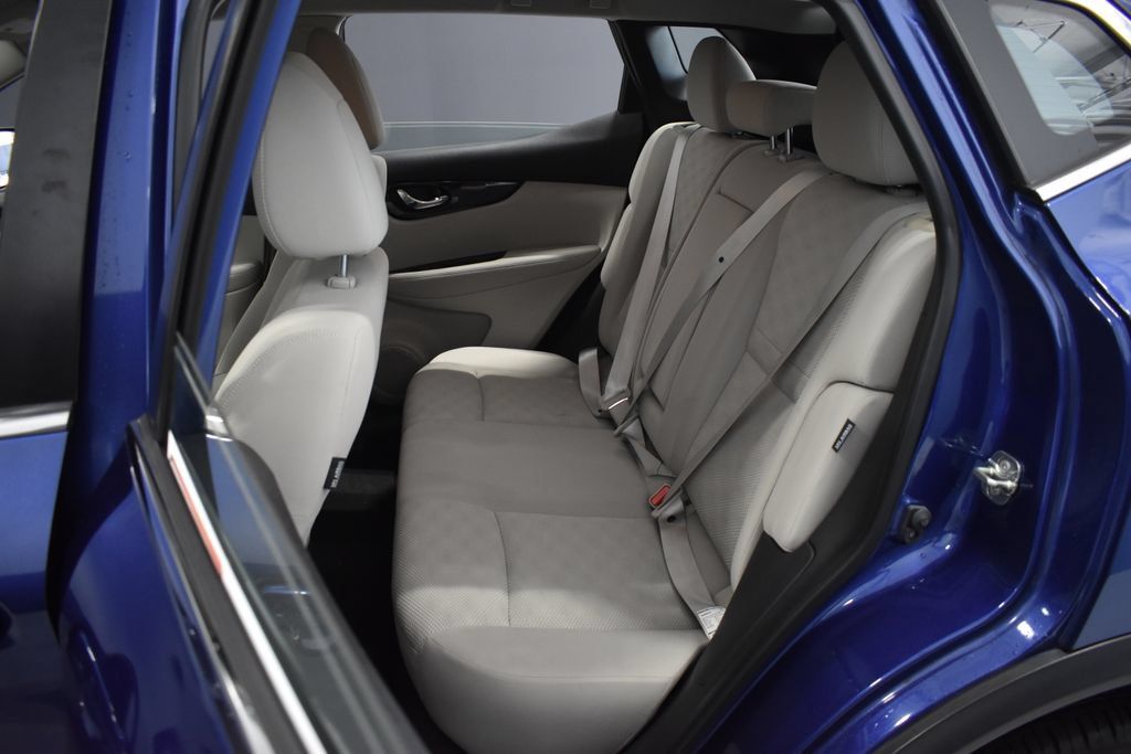 Used 2021 Nissan Rogue Sport SV AWD/4WD image 29