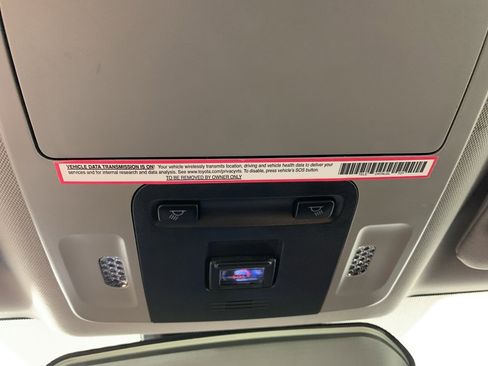 Used 2023 Toyota Camry SE image 15