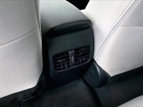 Used 2026 Toyota Corolla Cross L FWD image 30