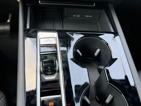 Certified 2026 Volkswagen Atlas Cross Sport SE w/ Panoramic Sunroof Package FWD image 19