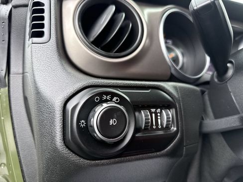 Used 2020 Jeep Wrangler Unlimited Sport AWD/4WD image 32