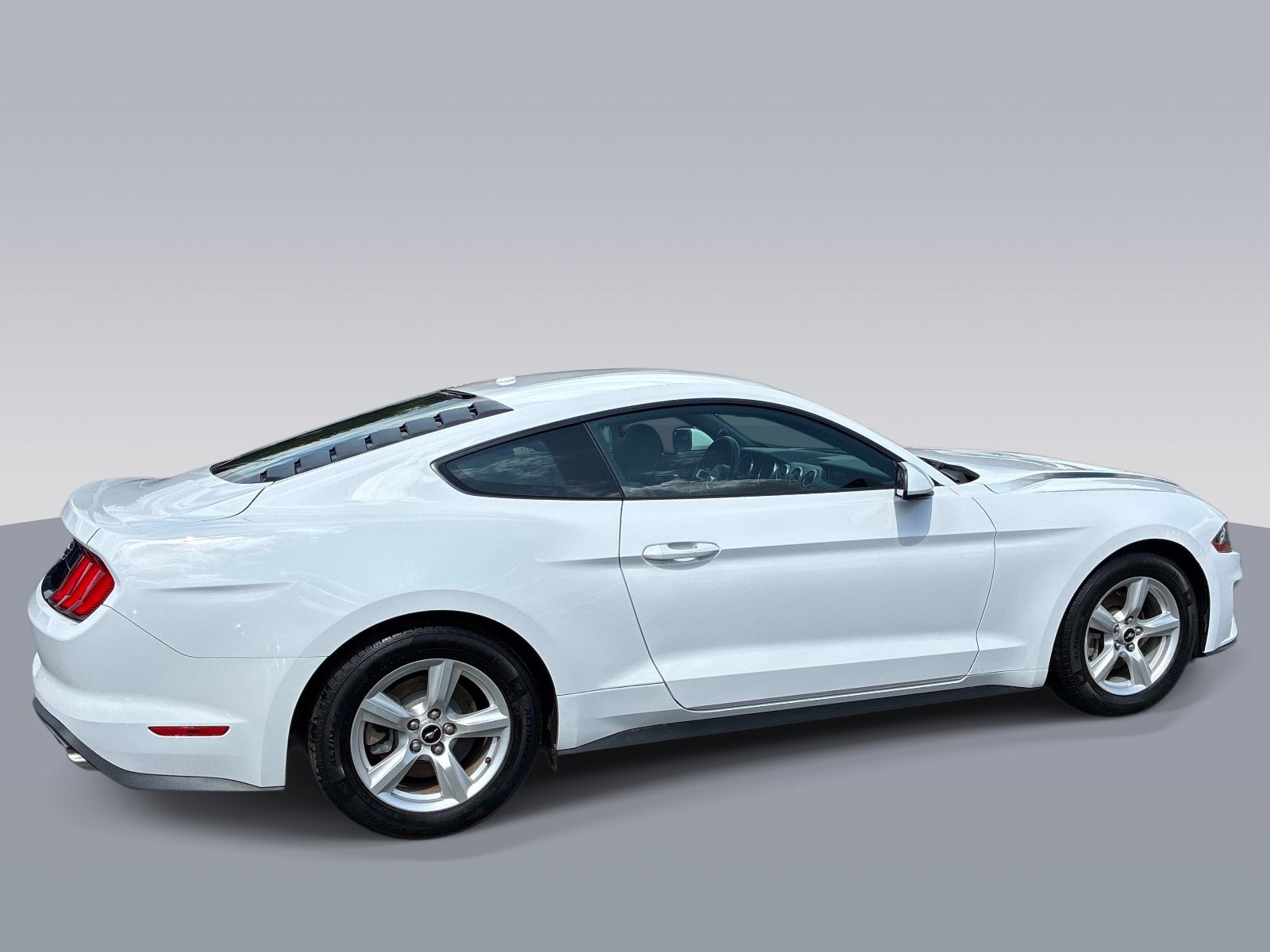 Used 2019 Ford Mustang Coupe RWD image 8
