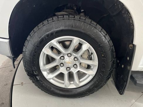 Used 2023 Chevrolet Silverado 1500 LT AWD/4WD image 13