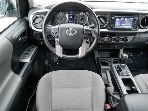 Used 2016 Toyota Tacoma SR5 image 11