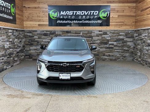 Used 2024 Chevrolet Trax RS w/ Sunroof Package image 3