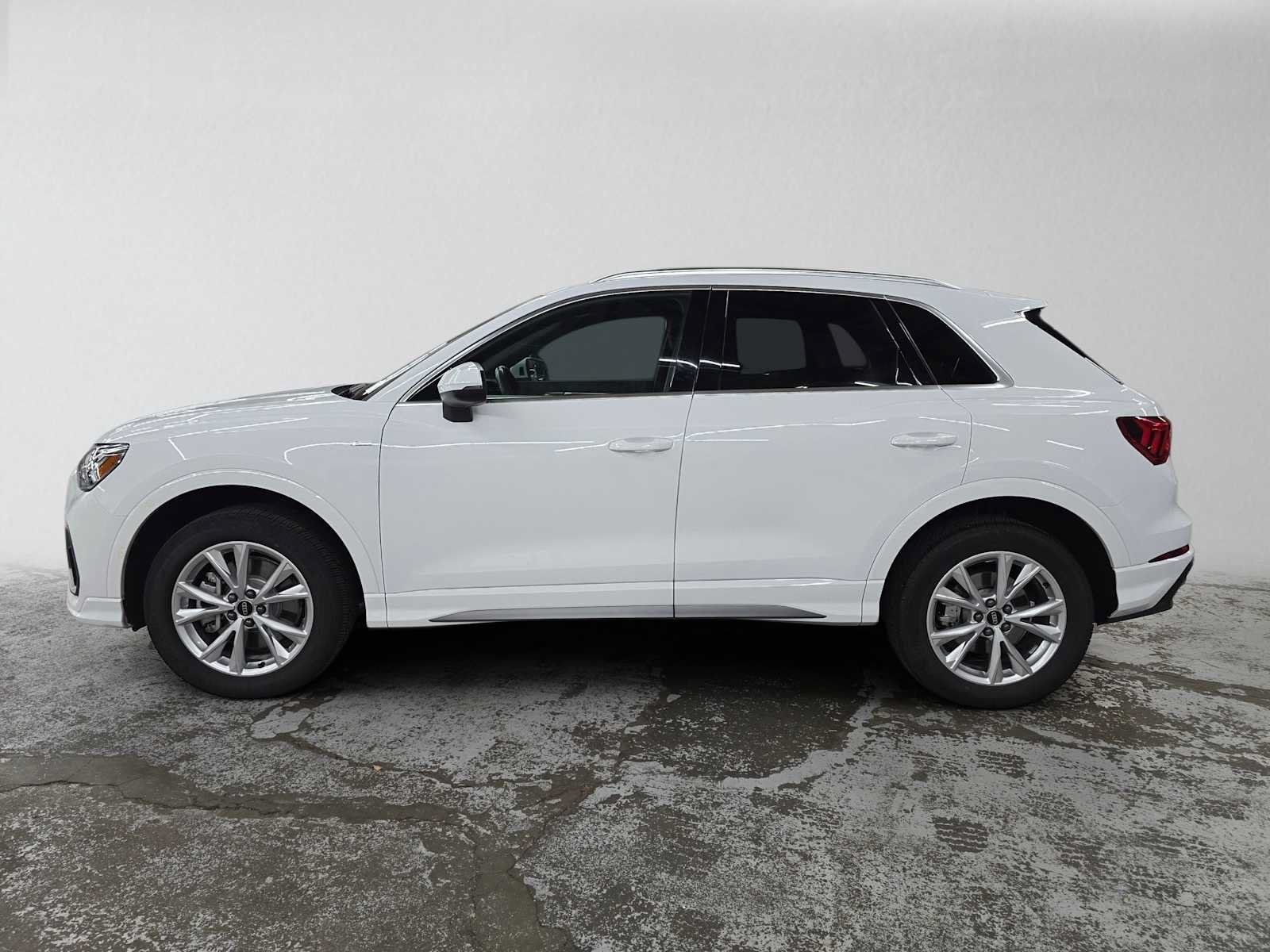 Used 2025 Audi Q3 2.0T Premium AWD/4WD image 6