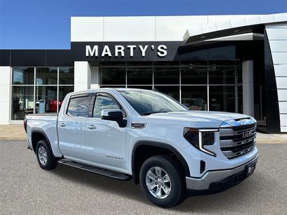 New 2024 GMC Sierra 1500 SLE w/ Preferred Package