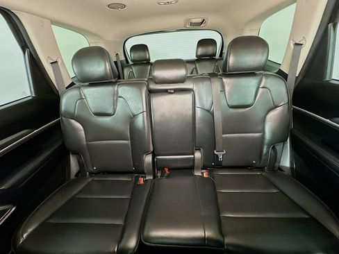 Used 2022 Kia Telluride LX AWD/4WD image 13