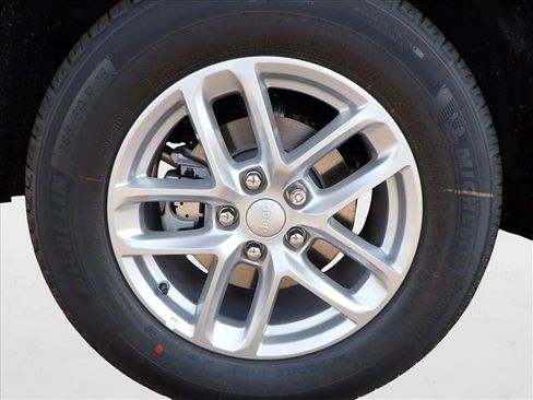 New 2025 Jeep Grand Cherokee Laredo X w/ Luxury Tech Group I image 7