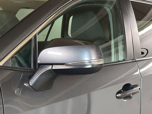 Used 2021 Toyota RAV4 XLE w/ Convenience Package image 5