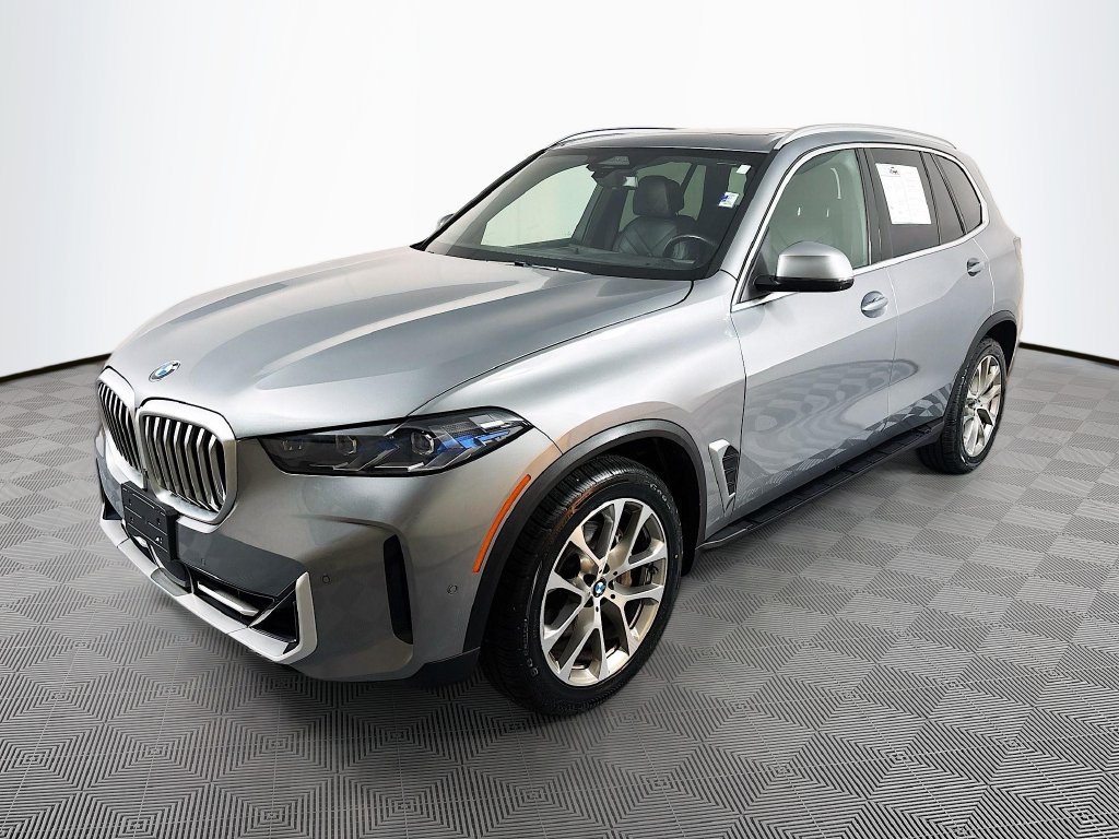 Used 2024 BMW X5 xDrive40i AWD/4WD image 3