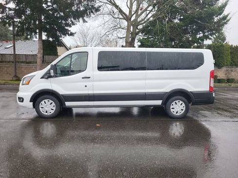 Used 2023 Ford Transit 350 XLT image 2