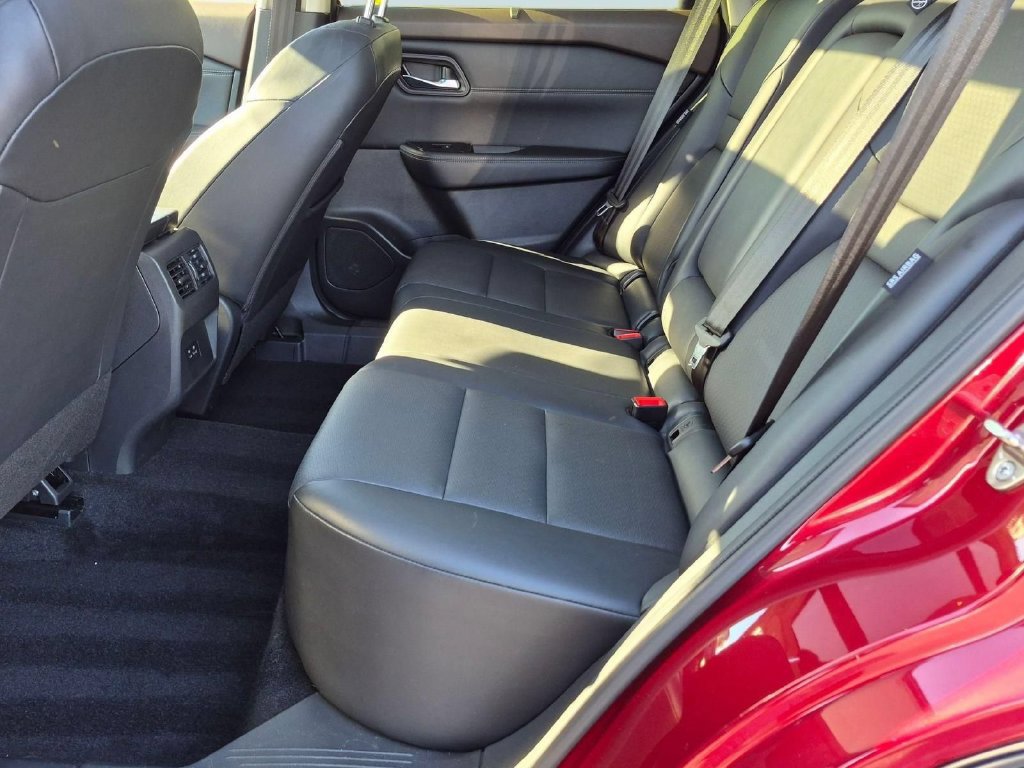 Certified 2023 Nissan Rogue SV w/ SV Premium B Package AWD/4WD image 22