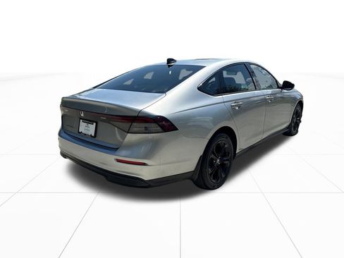 Certified 2025 Honda Accord SE image 9