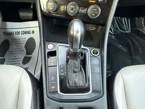 Used 2019 Volkswagen Jetta R-Line w/ R-Line Cold Weather Package image 40