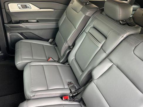 New 2026 Ford Explorer Active w/ Active Comfort Package image 9