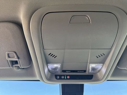 Used 2022 Chevrolet Equinox LT image 19