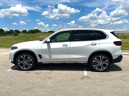 New 2026 BMW X5 xDrive40i w/ Climate Comfort Package AWD/4WD image 5