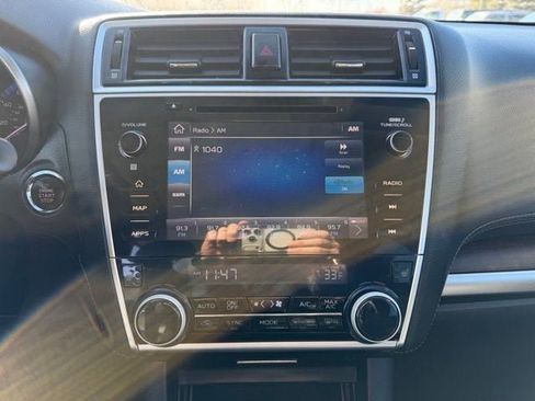 Used 2018 Subaru Outback 2.5i Limited image 16