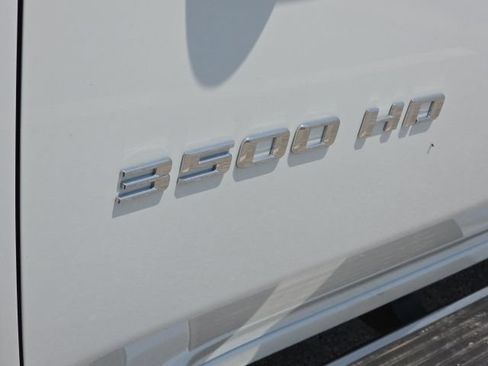 Used 2025 Chevrolet Silverado 3500 LT w/ Safety Package AWD/4WD image 11