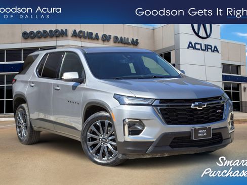 Used 2023 Chevrolet Traverse RS image 1