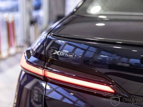 Used 2025 BMW 760i xDrive w/ Executive Package image 16