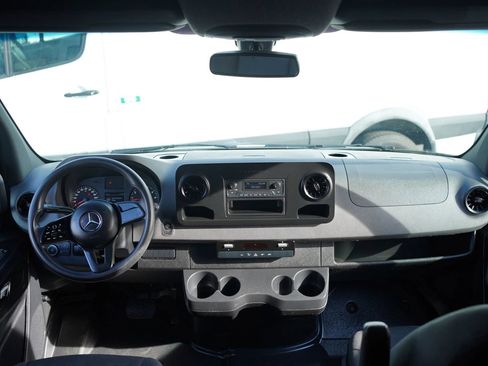Used 2023 Mercedes-Benz Sprinter 2500 image 19