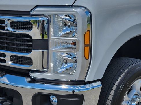Used 2025 Ford F250 XLT AWD/4WD image 8