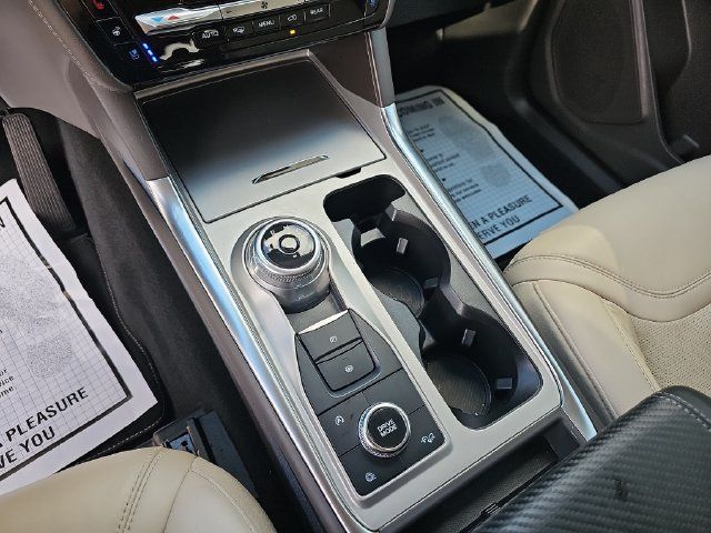 Used 2024 Ford Explorer Platinum w/ Technology Package AWD/4WD image 29