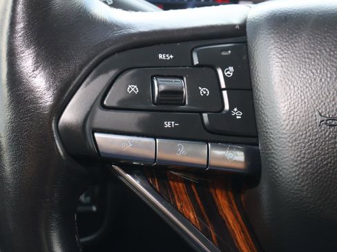 Used 2023 Cadillac Escalade Premium Luxury w/ LPO, Illumination Package image 32