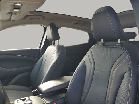 Used 2021 Ford Mustang Mach-E Premium image 31