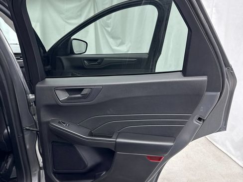 Certified 2024 Ford Escape Active AWD/4WD image 32