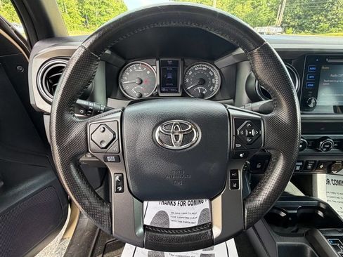 Used 2019 Toyota Tacoma TRD Off-Road w/ Technology Package AWD/4WD image 21