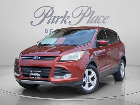 Used 2016 Ford Escape SE FWD image 1
