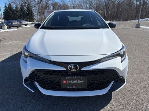 Used 2026 Toyota Corolla SE FWD image 3