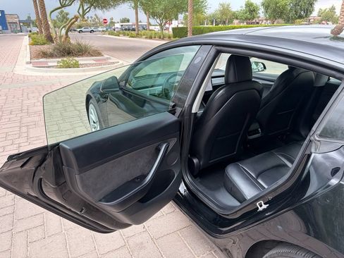 Used 2022 Tesla Model 3 RWD image 10