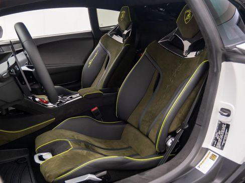 Used 2024 Lamborghini Huracan Sterrato AWD/4WD image 10