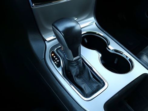 Used 2021 Jeep Grand Cherokee Laredo X image 24