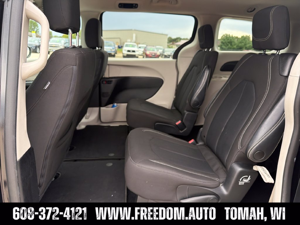 Used 2023 Chrysler Voyager LX FWD image 26