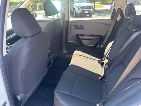 Used 2023 Nissan Rogue S AWD/4WD image 18