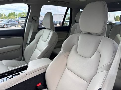Used 2025 Volvo XC90 T8 Plus w/ Protection Package Premier AWD/4WD image 10